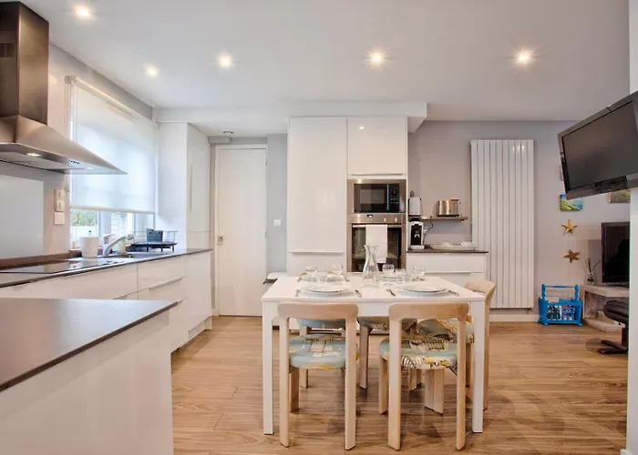 La Casa Bella - Calm And Cosy House By The Sea Pensionat 4*